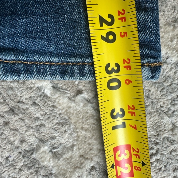 Levi’s 501 Button Fly Worn Distressed Color No Rips Or Holes‎ Classic 32x32 - Picture 8 of 9